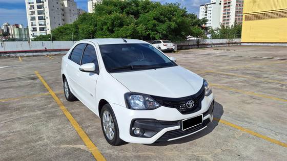 TOYOTA ETIOS 1.5 X PLUS SEDAN 16V FLEX 4P AUTOMÁTICO TOYOTA ETIOS 1.5 X PLUS SEDAN 16V FLEX 4P AUTOMÁTICO